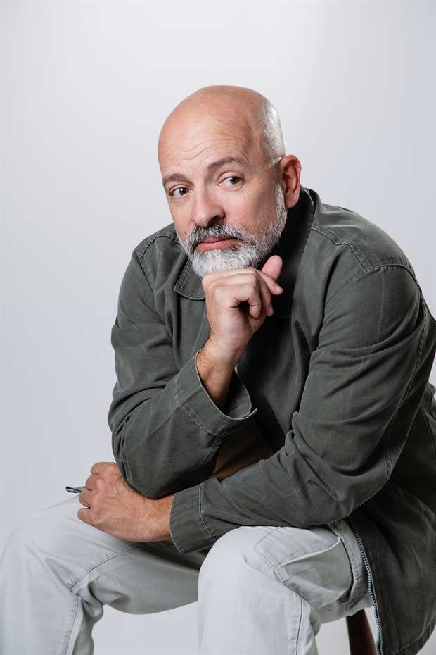 Retrato de ator em ensaio de estúdio